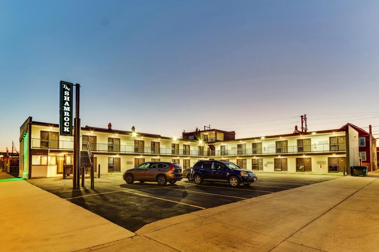 Hotel The Shamrock à Cicero Extérieur photo